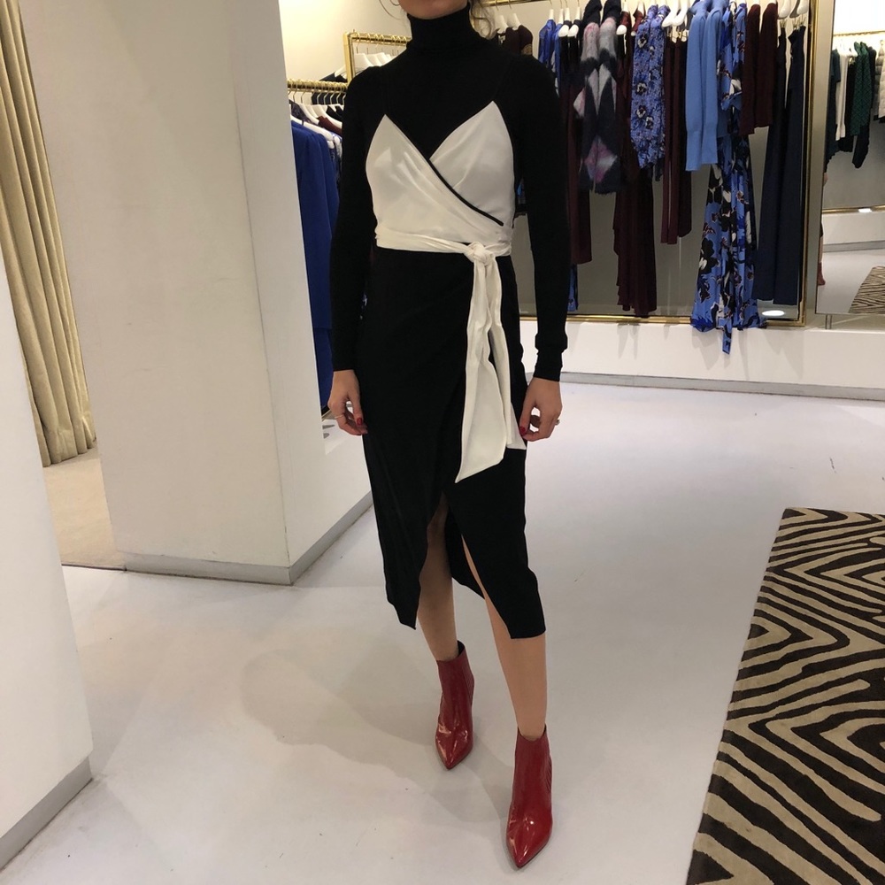 Beautiful B&W wrap Dvf dress